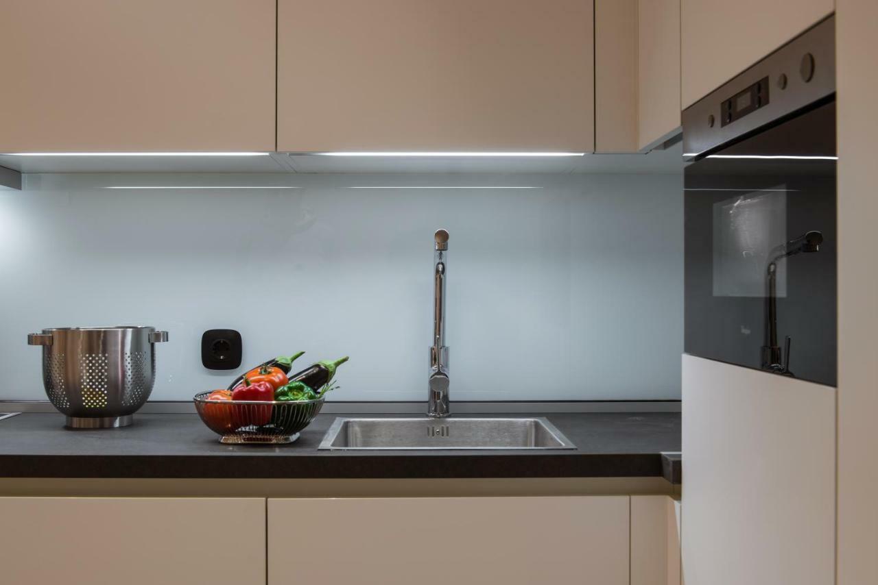King'S Blue , Port View Apartment Heraklion  Bagian luar foto